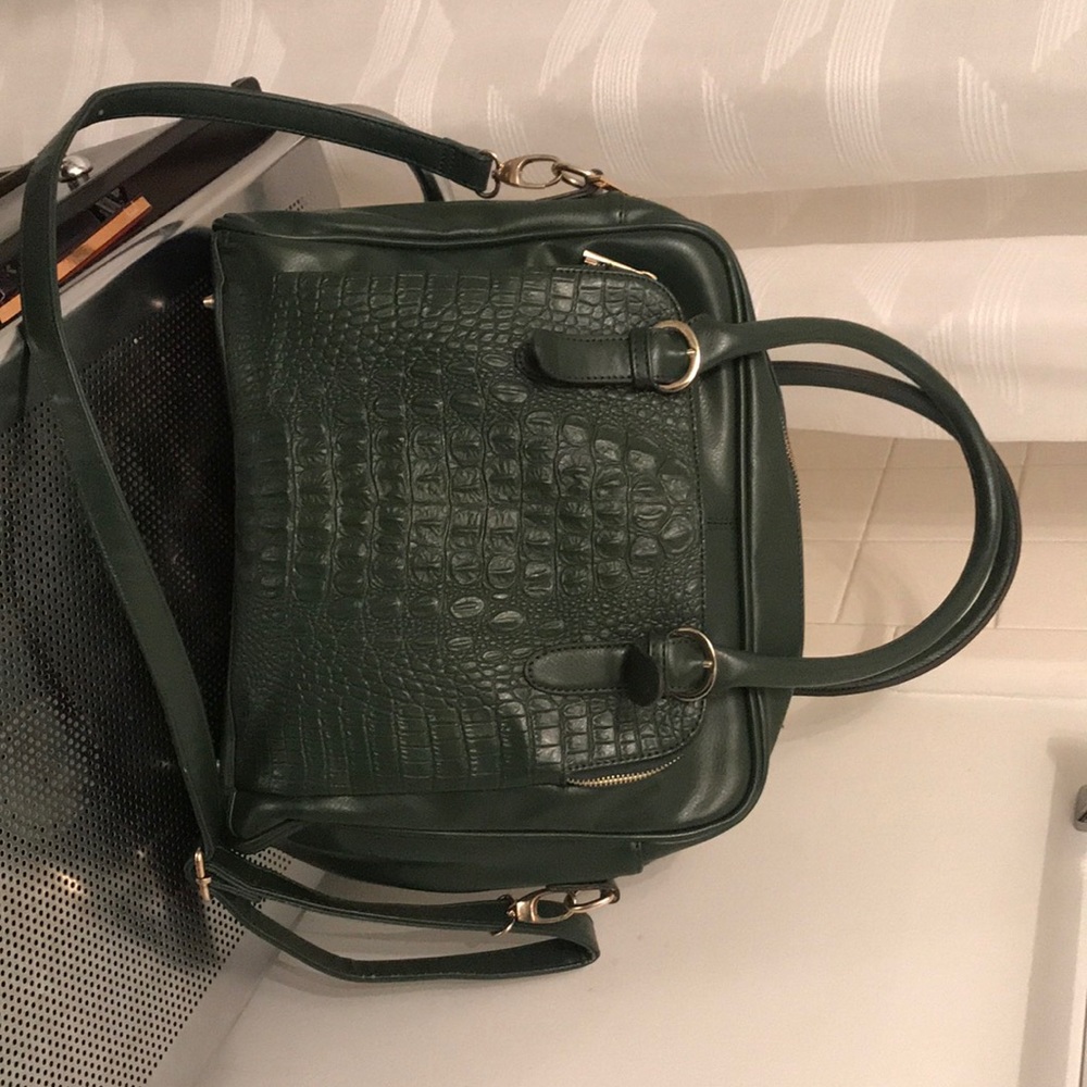 Green Crocodile Design Messenger Bag